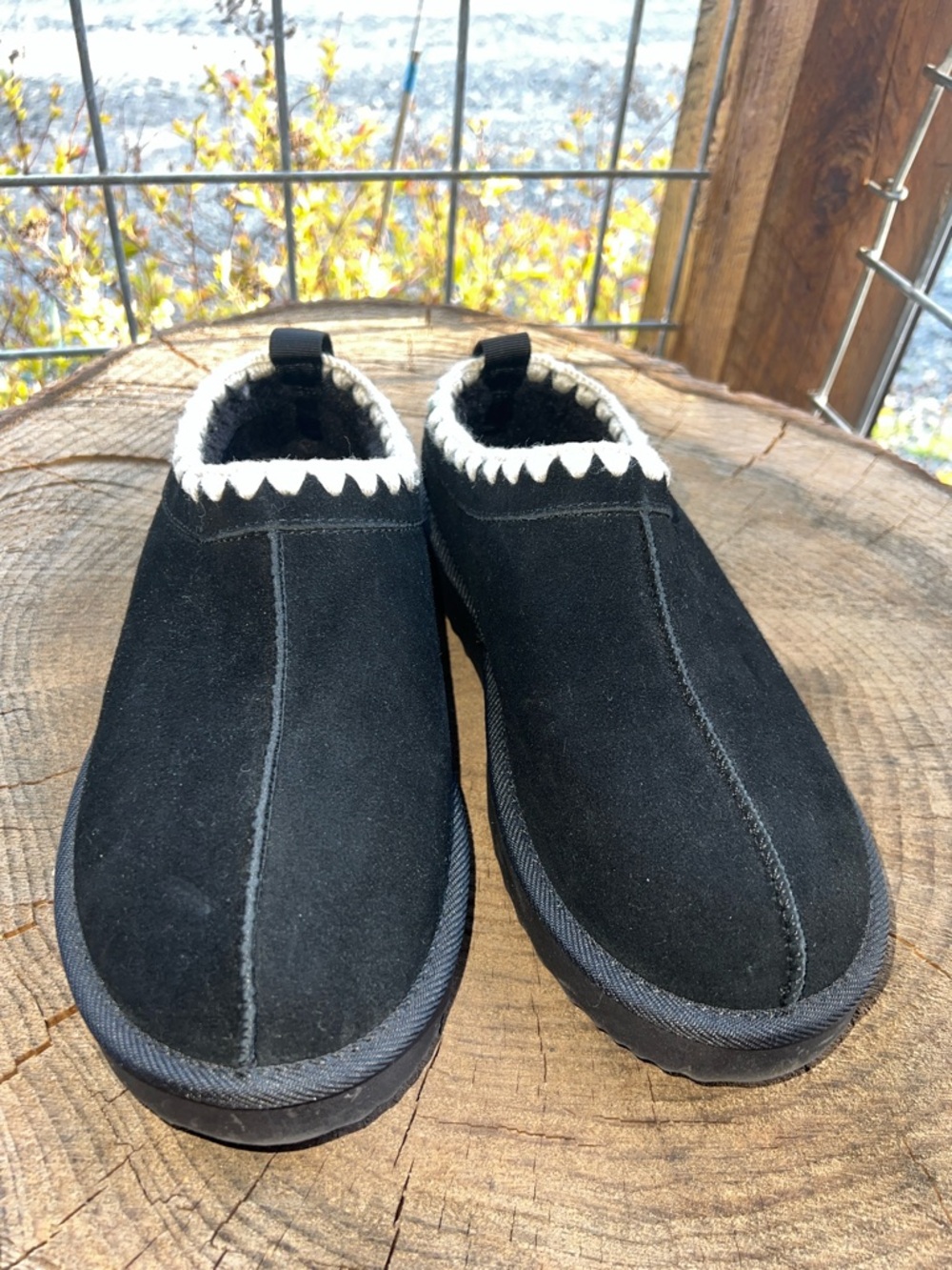 Black Slippers